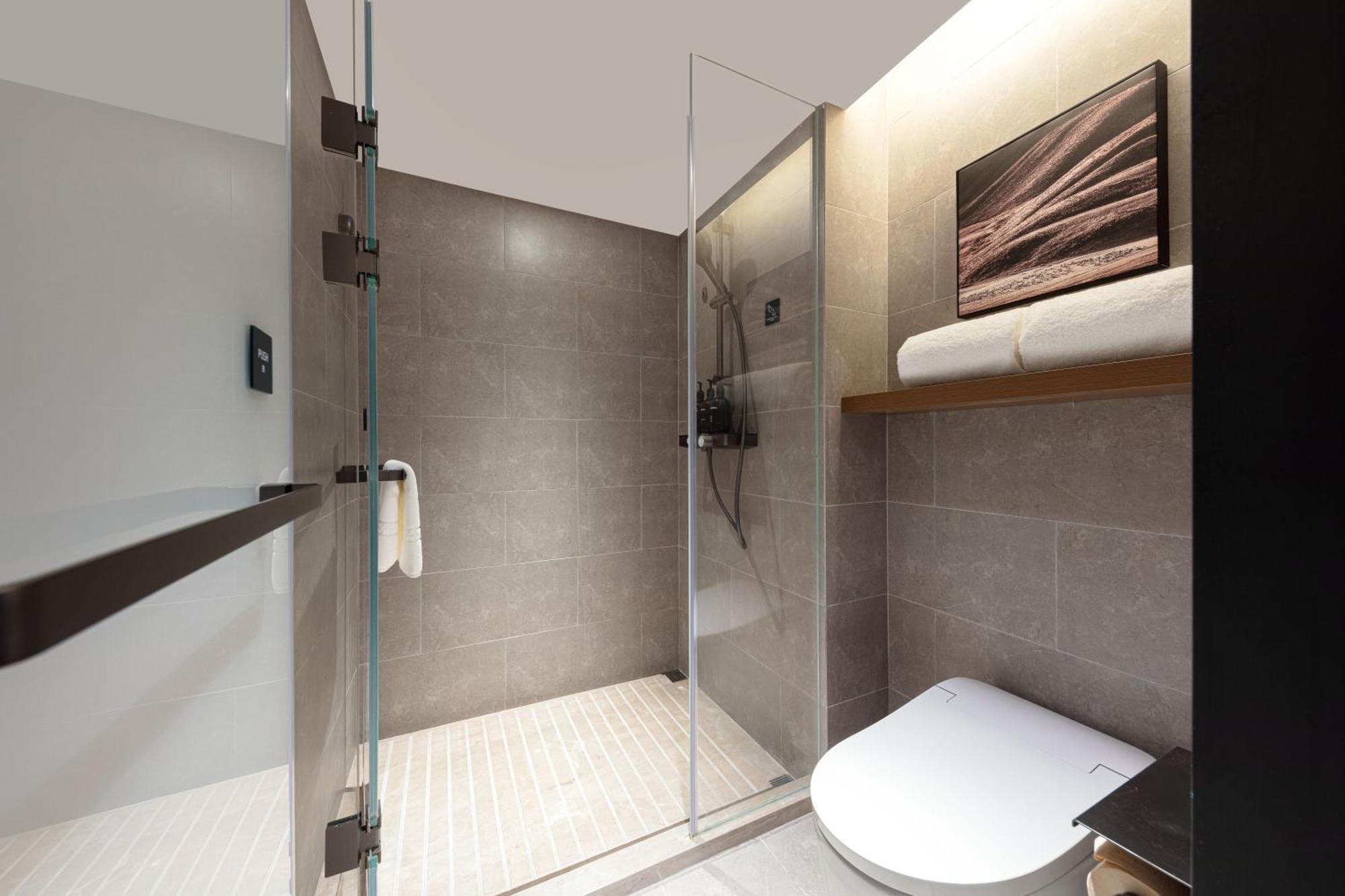 Atour People's Square Metro Station Hotel 4*